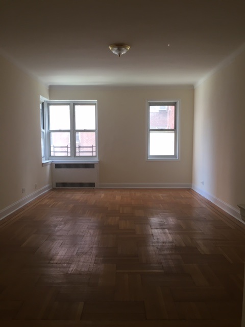 Apartment in Forest Hills - 76th Road  Queens, NY 11375