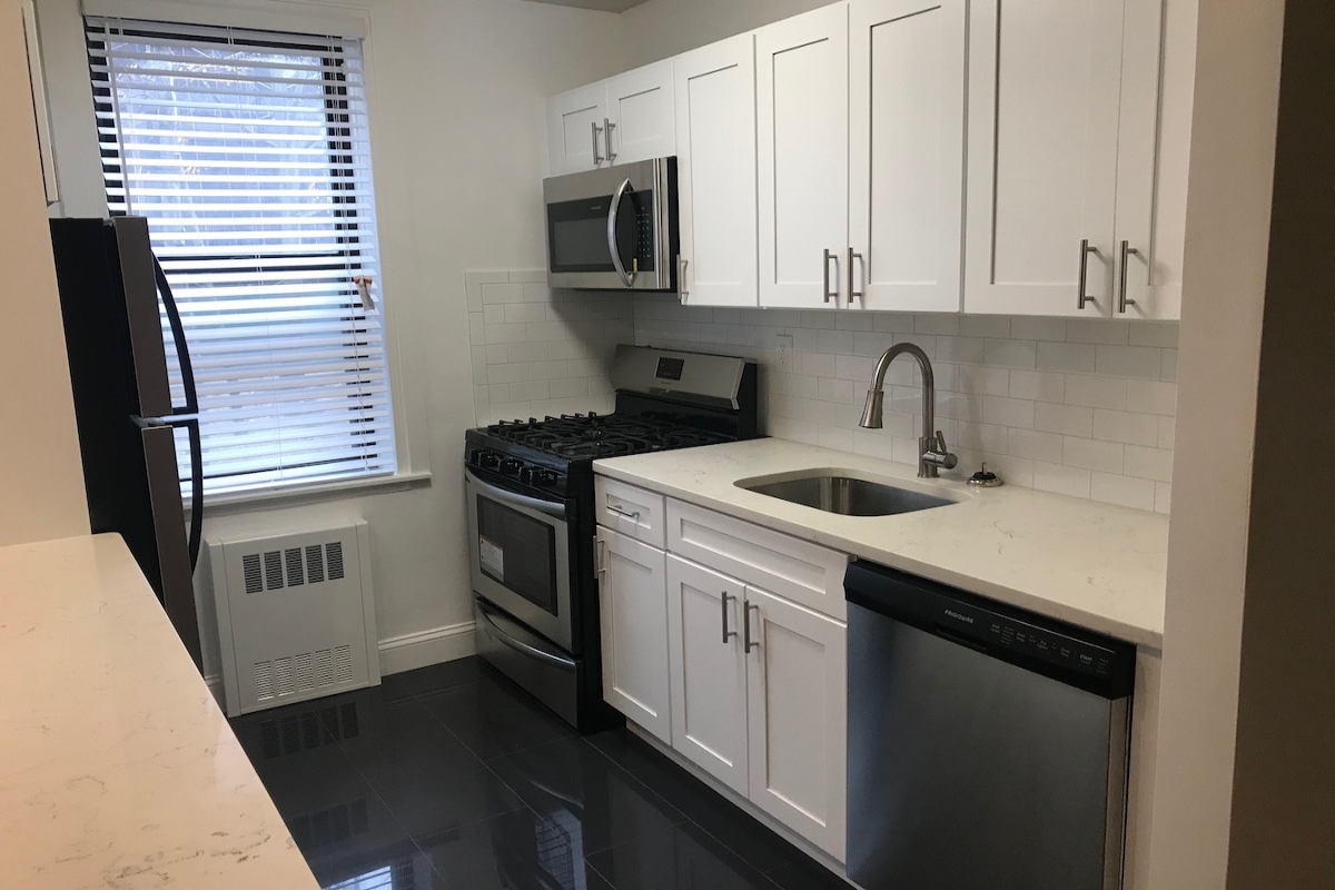 Apartment in Briarwood - Avenue  Queens, NY 11435