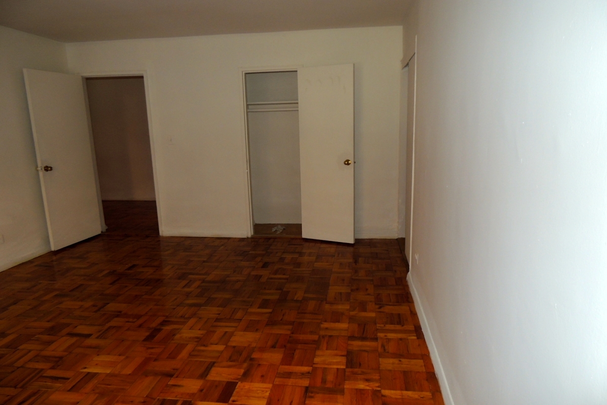 Apartment Parsons Blvd  Queens, NY 11354, MLS-RD1886-7