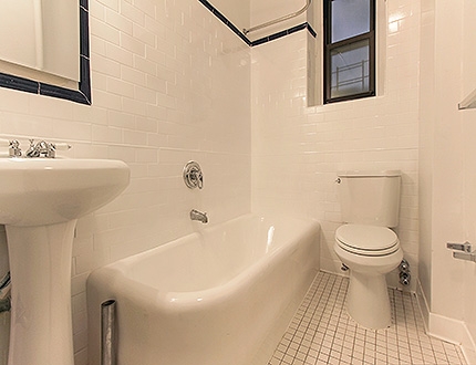 Apartment in Flushing - 165th Street  Queens, NY 11358