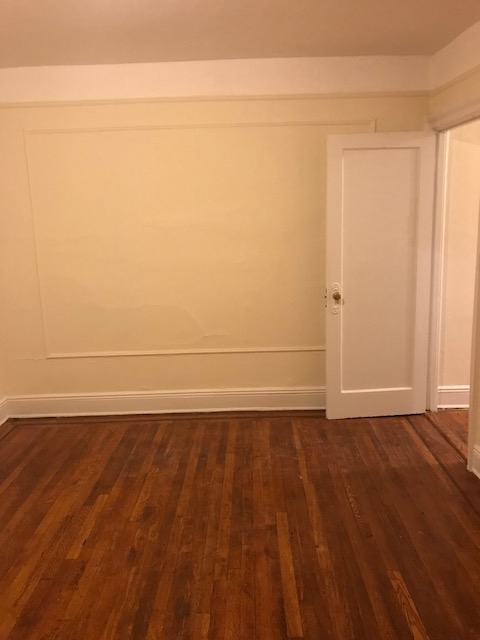 Apartment in Bayside - 32nd Ave  Queens, NY 11358