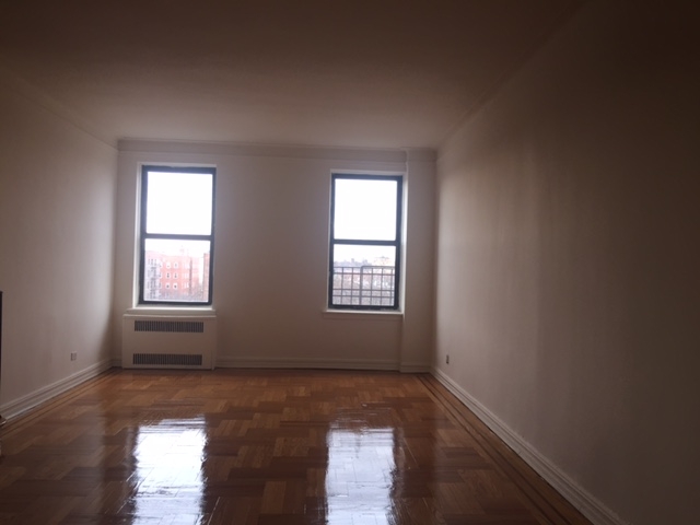 Apartment Elmhurst Avenue  Queens, NY 11373, MLS-RD1904-4