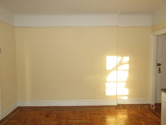 Apartment in Astoria - 33rd St  Queens, NY 11106
