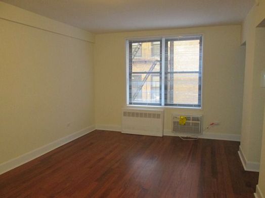 Apartment Crescent Street  Queens, NY 11106, MLS-RD1917-2