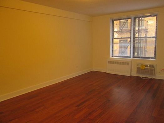 Apartment Crescent Street  Queens, NY 11106, MLS-RD1917-4