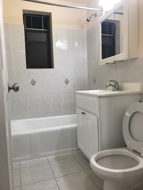 Apartment in Kew Gardens - 116th Street  Queens, NY 11418