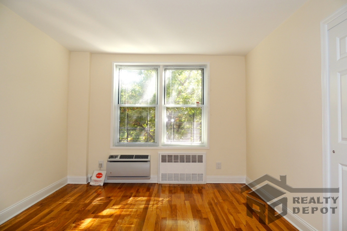 Apartment 150th Street  Queens, NY 11358, MLS-RD1939-11