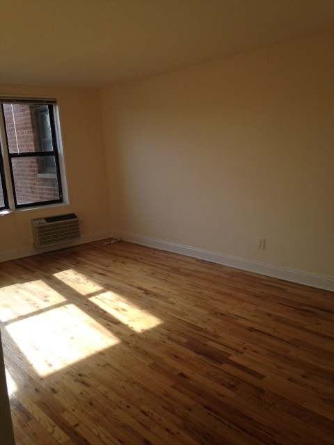 Apartment Ava Place  Queens, NY 11432, MLS-RD1970-3