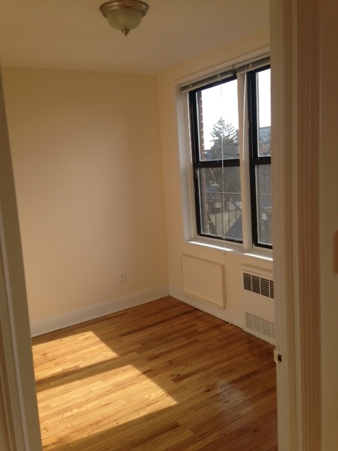 Apartment Ava Place  Queens, NY 11432, MLS-RD1970-5