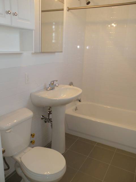 Apartment 31st Street  Queens, NY 11106, MLS-RD2009-3