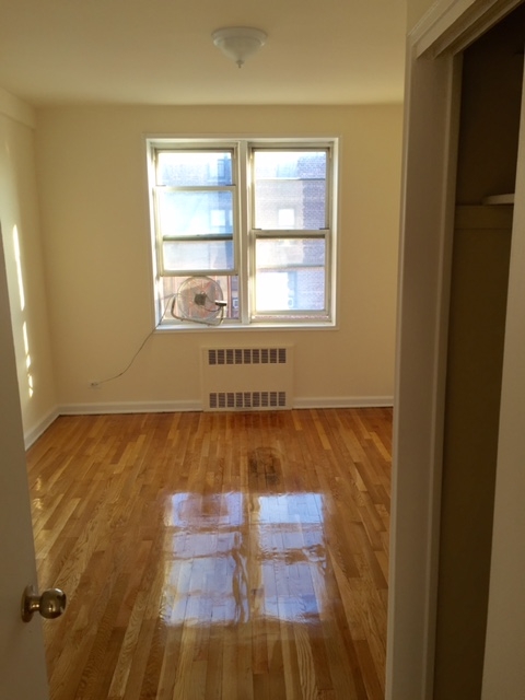 Apartment Saunders Street  Queens, NY 11374, MLS-RD2018-4