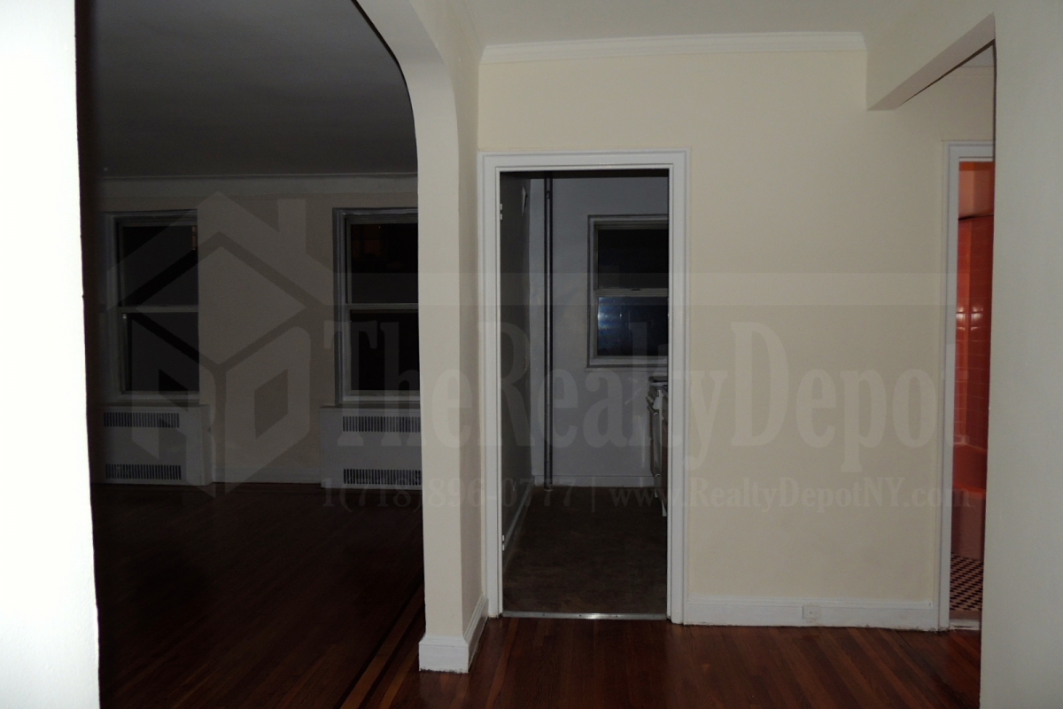 Apartment 71st Road  Queens, NY 11375, MLS-RD2056-2