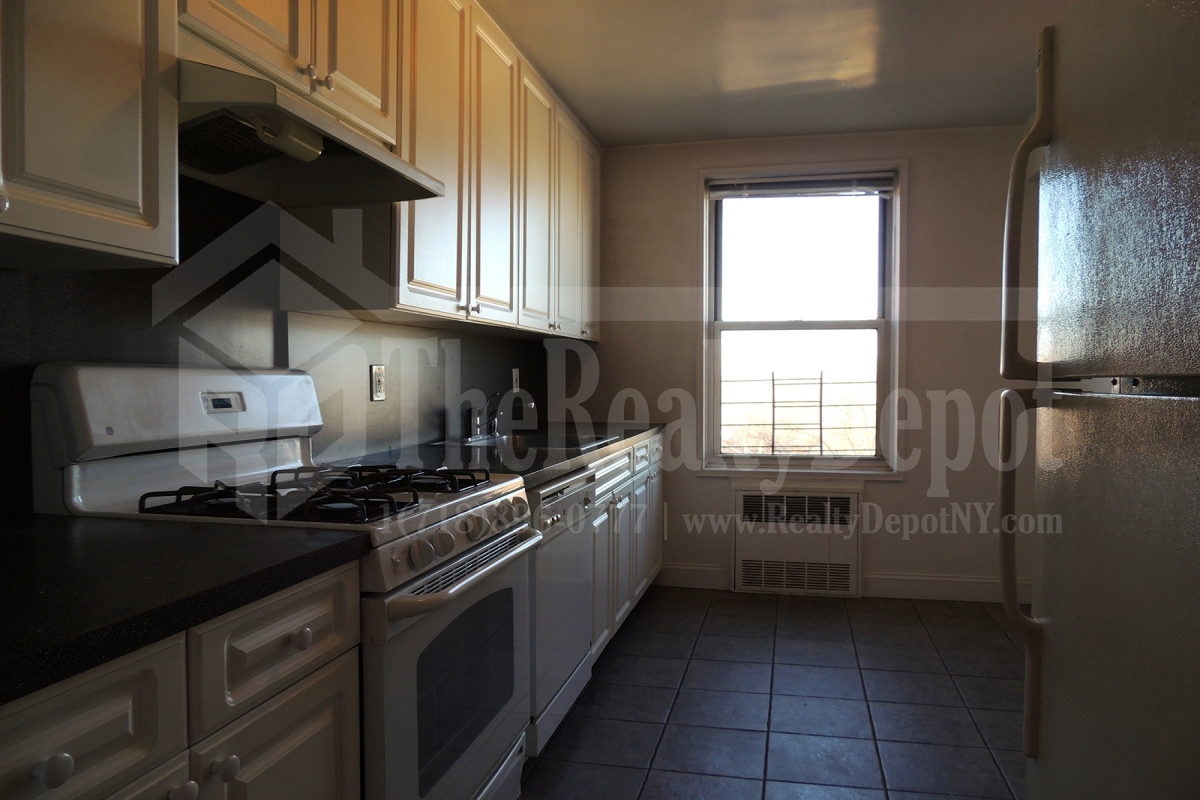 Apartment 150th Street  Queens, NY 11358, MLS-RD2163-2
