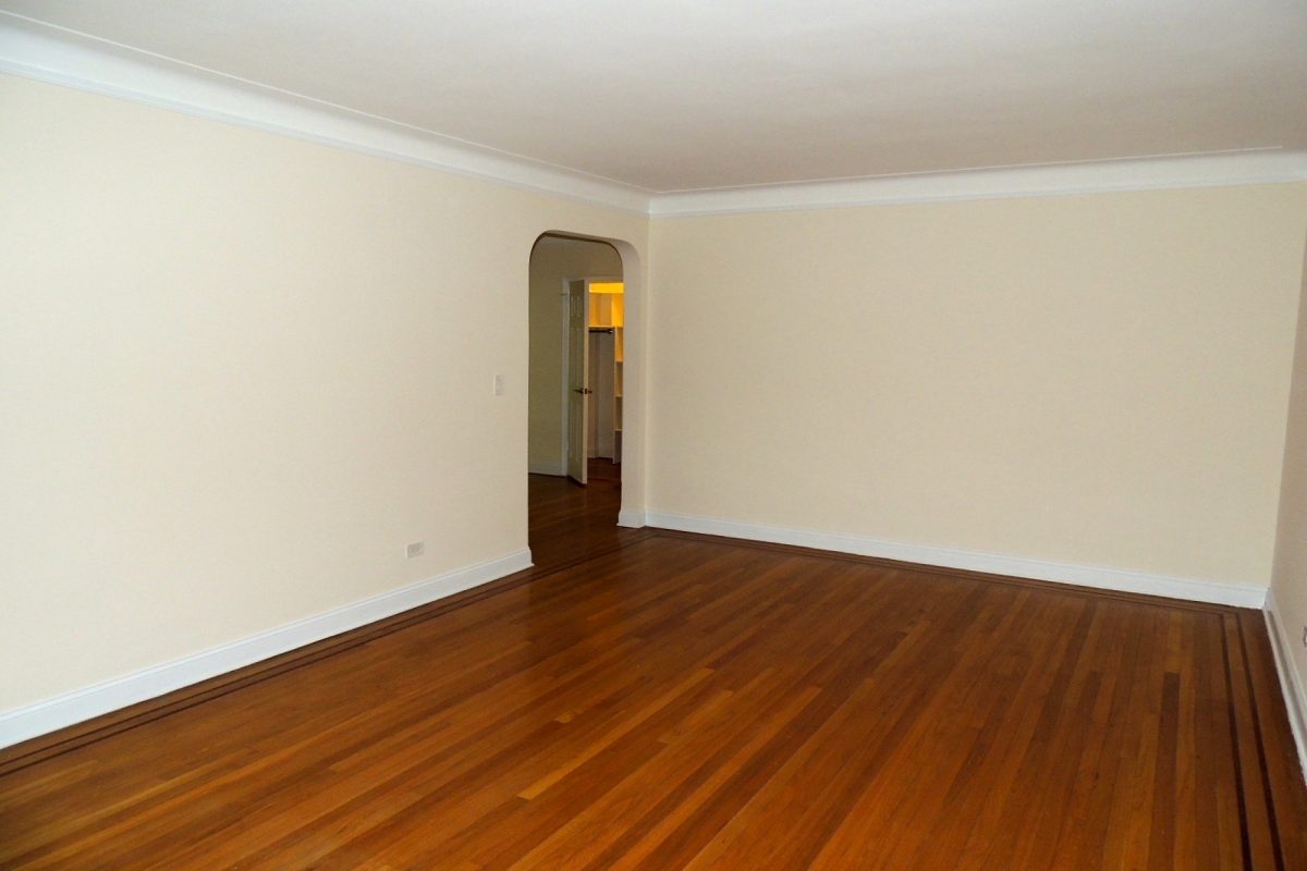 Apartment Wexford Terrace  Queens, NY 11432, MLS-RD2215-3