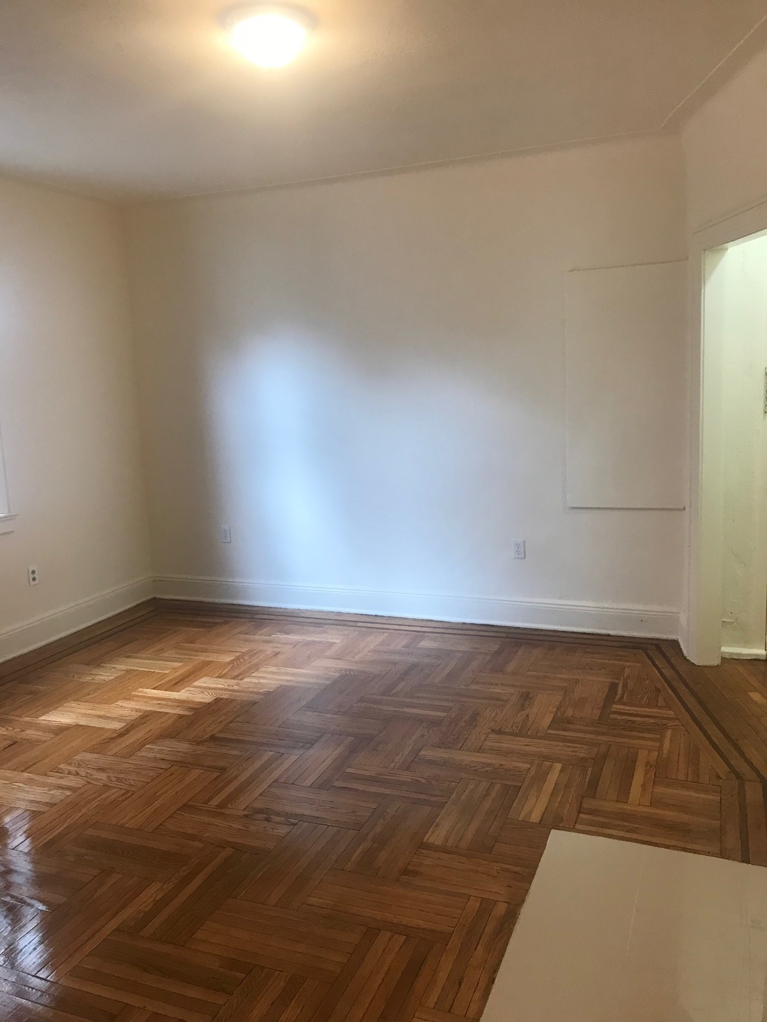Apartment Saunders Street  Queens, NY 11374, MLS-RD2252-5