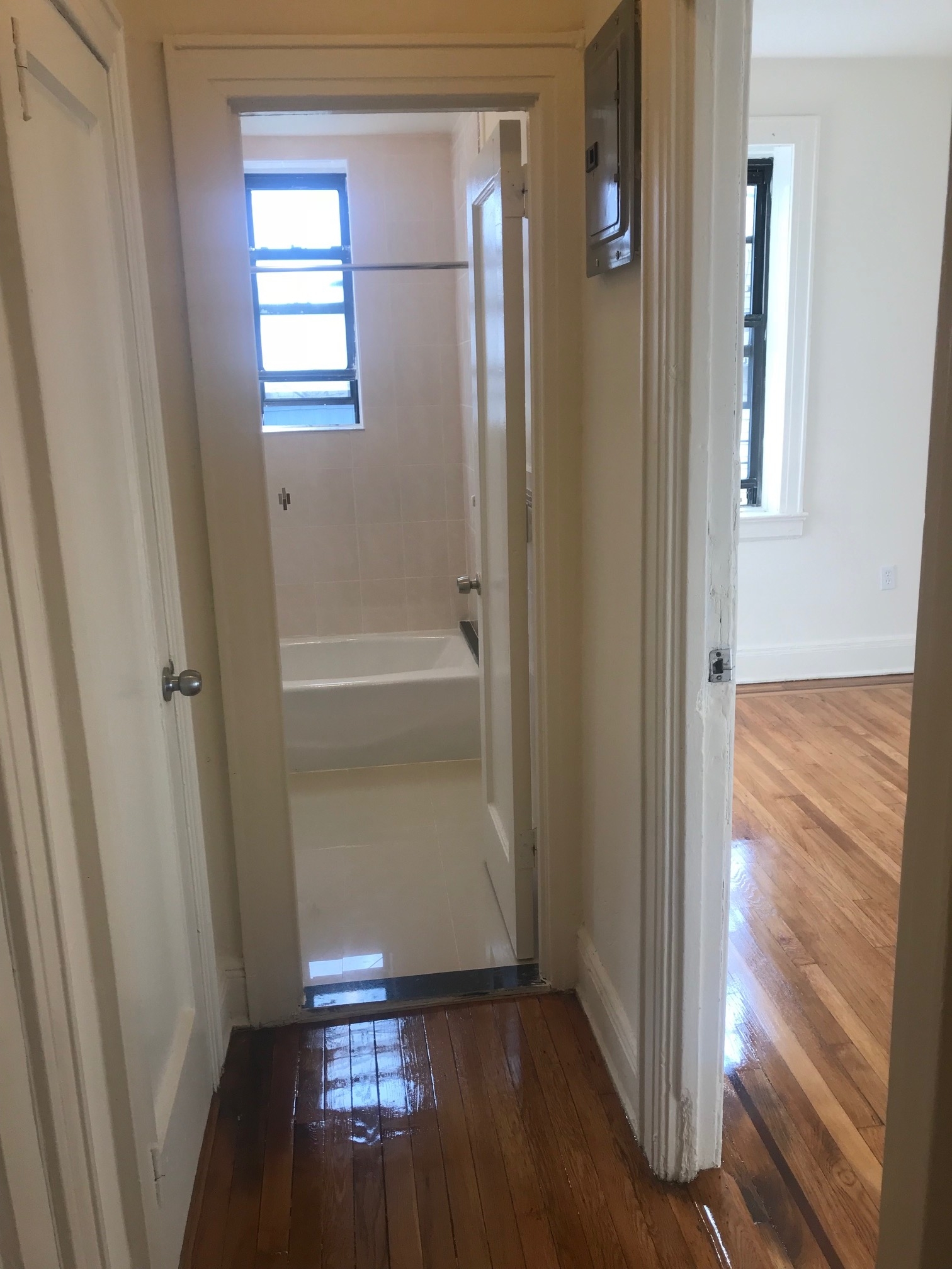 Apartment Saunders Street  Queens, NY 11374, MLS-RD2252-6