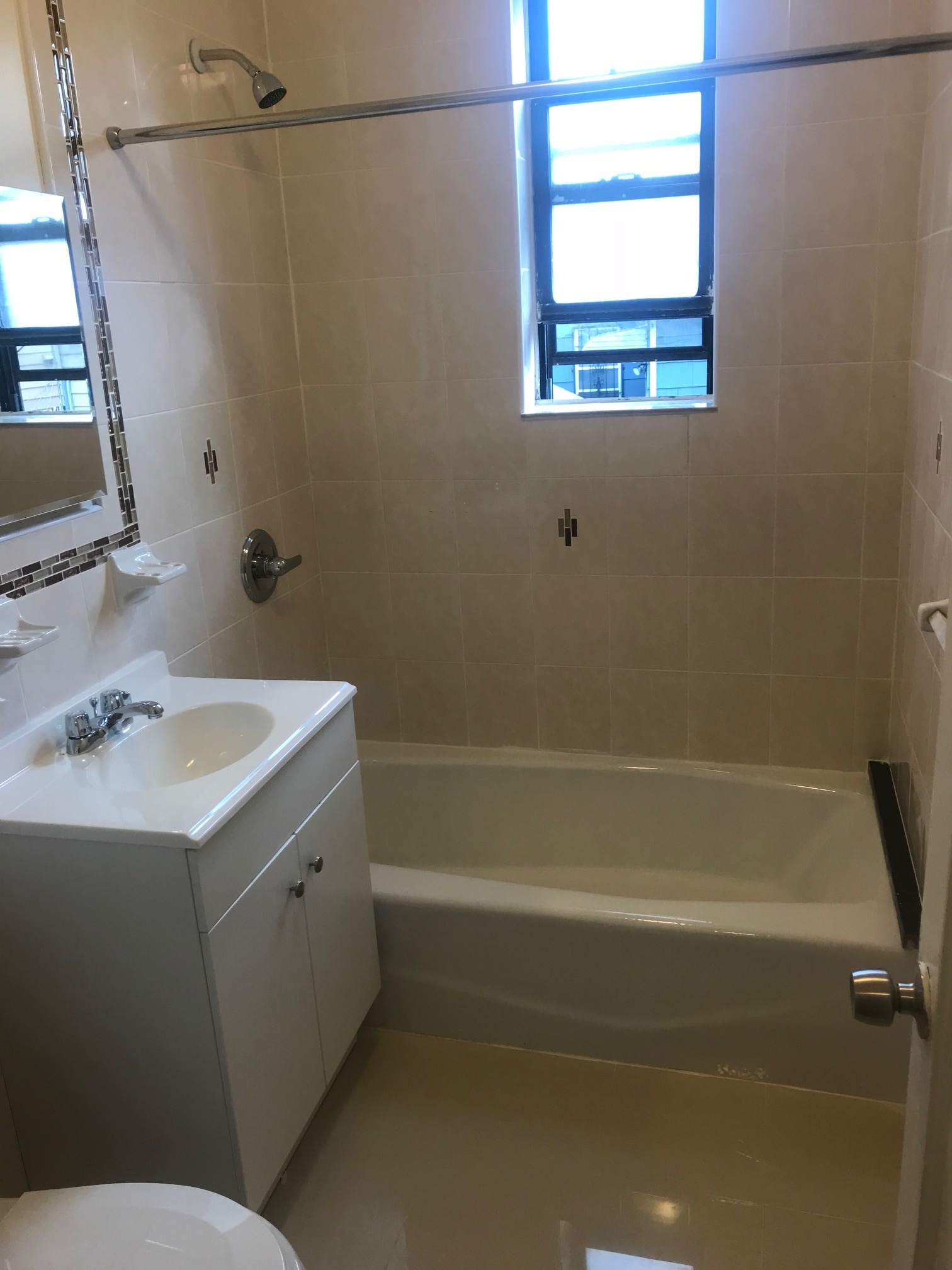 Apartment Saunders Street  Queens, NY 11374, MLS-RD2252-9
