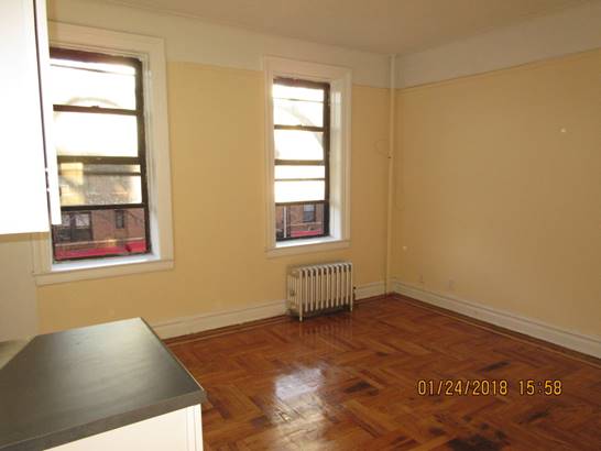 Apartment 33rd Street  Queens, NY 11106, MLS-RD2361-9