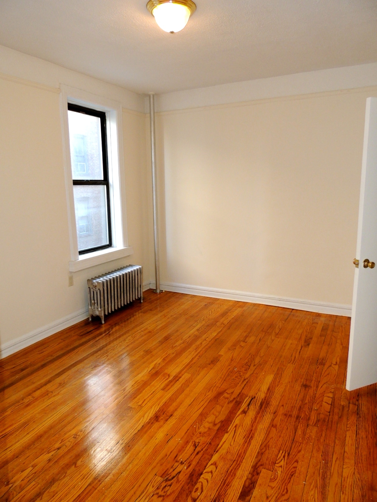 Apartment 48th Street  Queens, NY 11104, MLS-RD2365-2