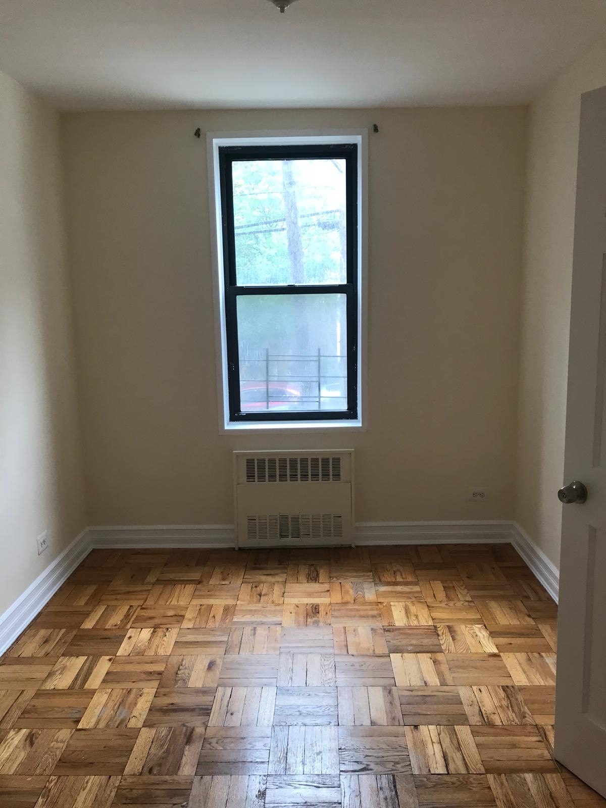 Apartment Wetherole Street  Queens, NY 11374, MLS-RD2412-9