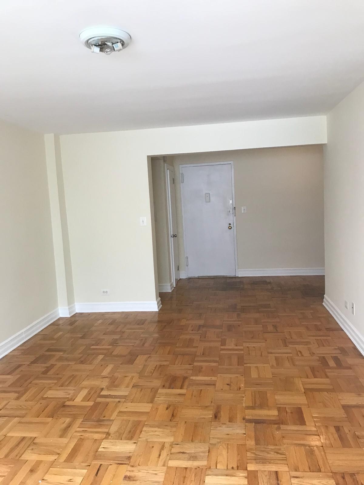 Apartment Wetherole Street  Queens, NY 11374, MLS-RD2412-10