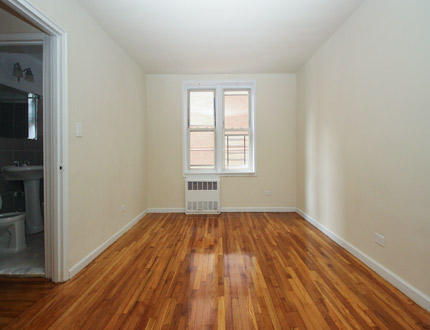Apartment Parsons Blvd  Queens, NY 11354, MLS-RD2427-8