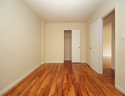 Apartment Parsons Blvd  Queens, NY 11354, MLS-RD2427-9