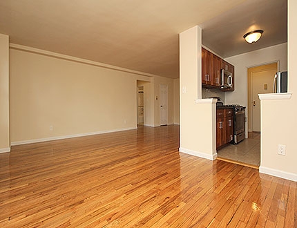 Apartment in Flushing - 35th Avenue  Queens, NY 11354