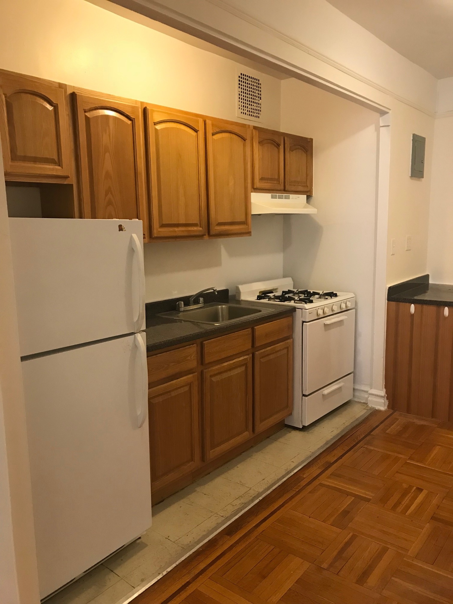 Apartment in Forest Hills - 73rd Road  Queens, NY 11375