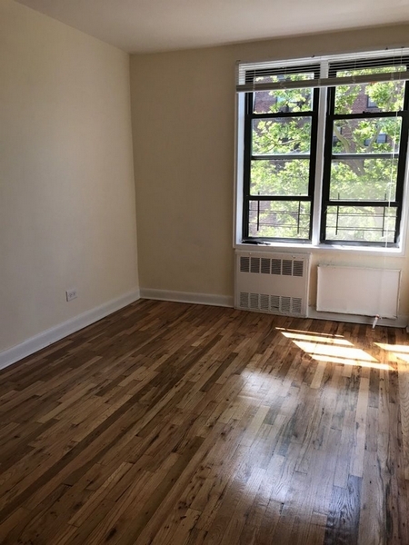 Apartment Colden Street  Queens, NY 11355, MLS-RD2546-4