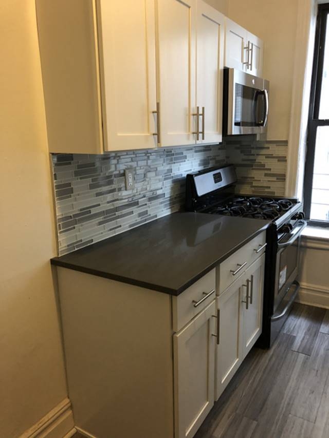 Apartment 44th Street  Queens, NY 11104, MLS-RD2582-2