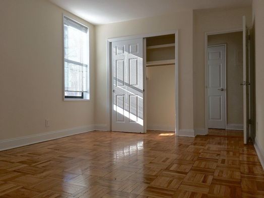 Apartment Ava Place  Queens, NY 11432, MLS-RD2733-4