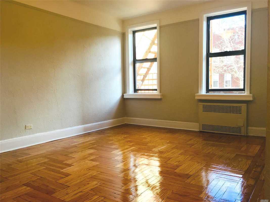 Apartment in Sunnyside - 41st Street  Queens, NY 11104