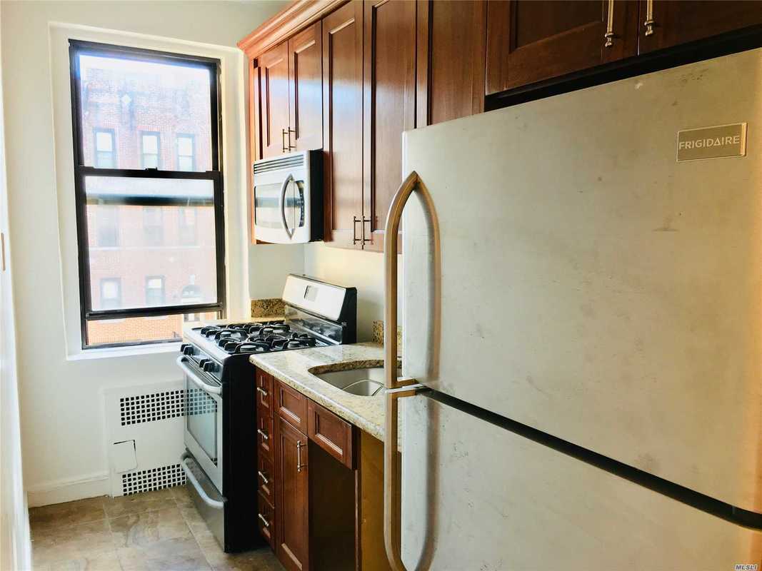 Apartment 41st Street  Queens, NY 11104, MLS-RD2766-5