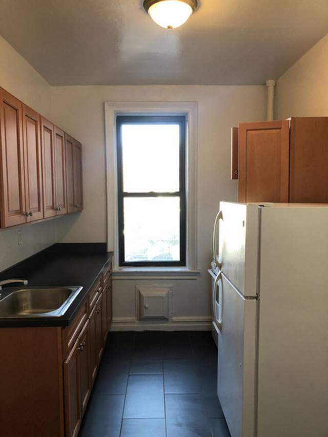 Apartment in Woodhaven - Woodhaven Blvd  Queens, NY 11421