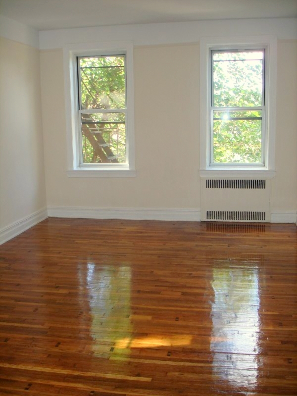 Apartment Saunders Street  Queens, NY 11374, MLS-RD2818-2