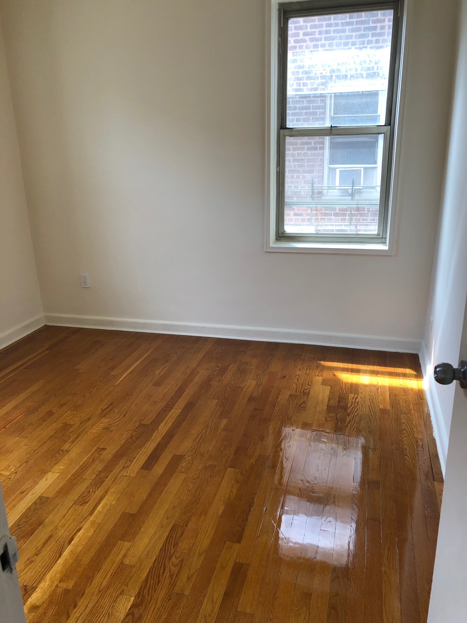Apartment Saunders Street  Queens, NY 11374, MLS-RD2826-3