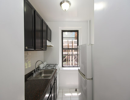 Apartment in Jackson Heights - 79th Street  Queens, NY 11372