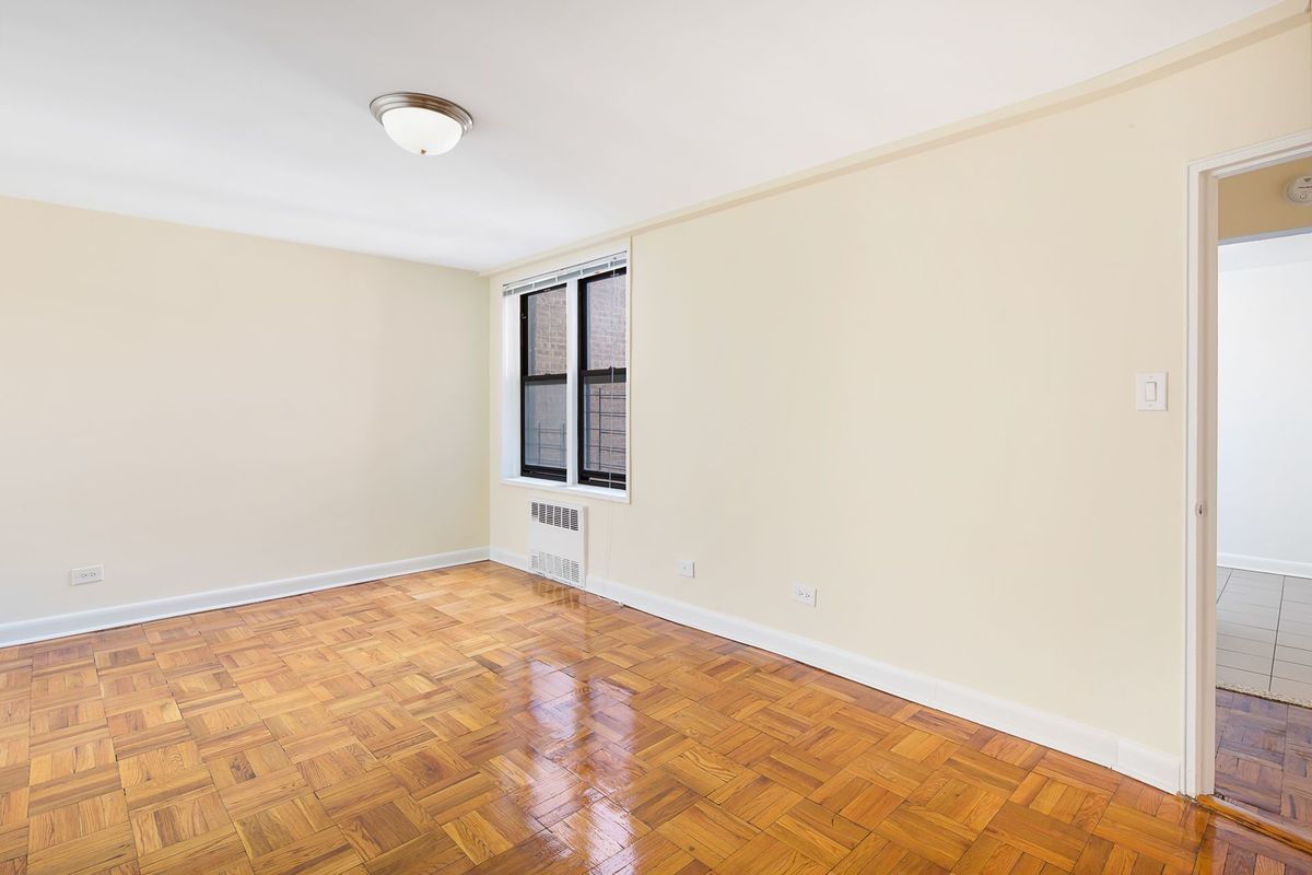 Apartment 62nd Road  Queens, NY 11375, MLS-RD2857-3