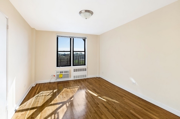 Apartment in Flushing - Colden Street  Queens, NY 11355