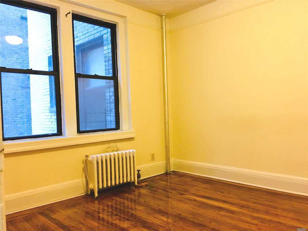 Apartment 40th Street  Queens, NY 11104, MLS-RD2919-4