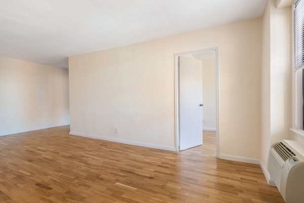 Apartment 57th Avenue  Queens, NY 11368, MLS-RD2923-3