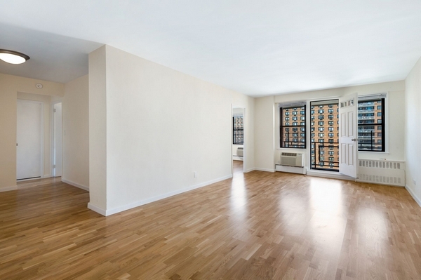 Apartment 57th Avenue  Queens, NY 11368, MLS-RD2923-4