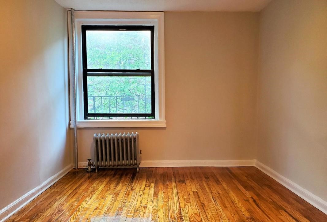 Apartment 47th Street  Queens, NY 11104, MLS-RD2931-5