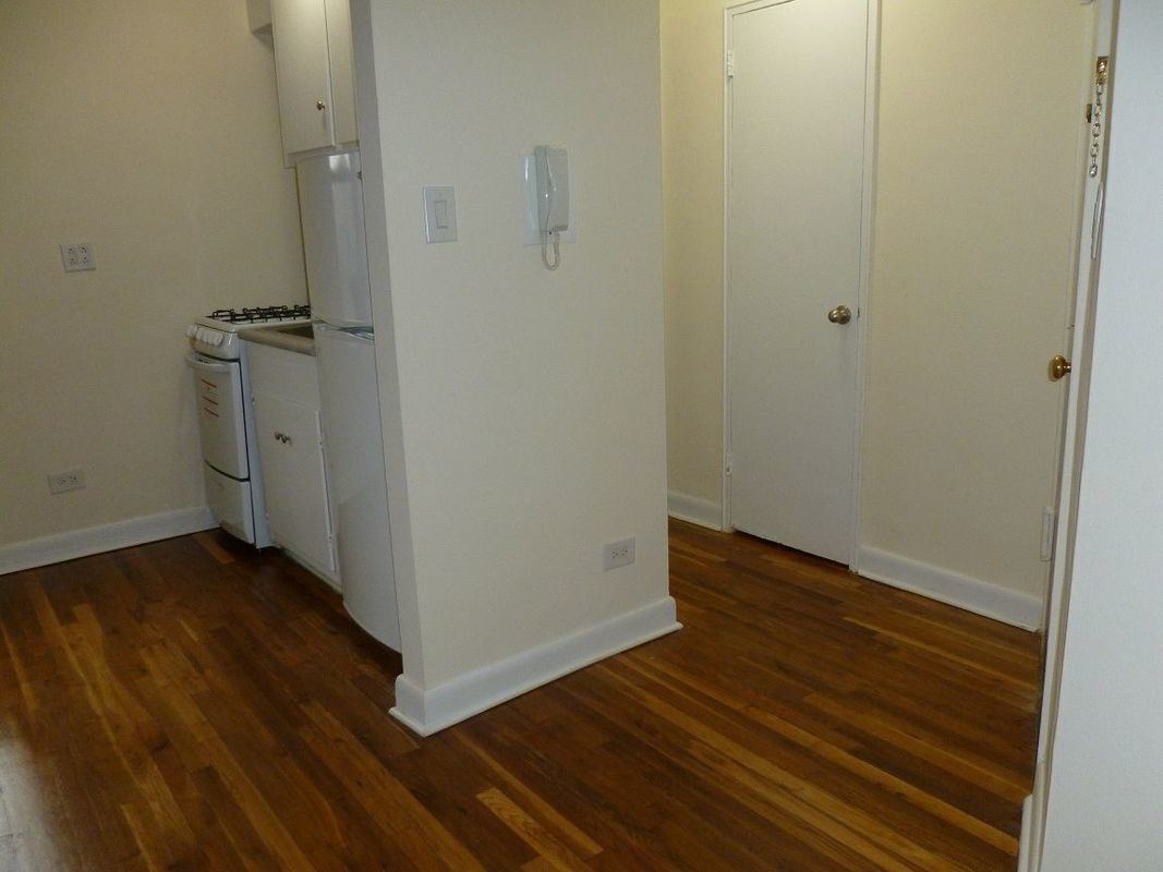 Apartment 41st Avenue  Queens, NY 11377, MLS-RD2967-2