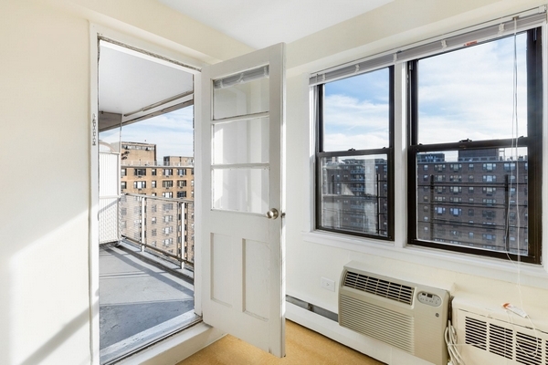 Apartment 57th Avenue  Queens, NY 11368, MLS-RD2969-10