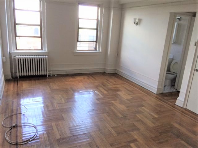 Apartment 33rd Street  Queens, NY 11106, MLS-RD3000-2