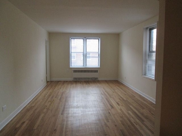 Apartment Saunders Street  Queens, NY 11374, MLS-RD3015-2