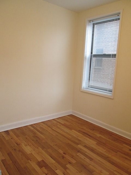 Apartment Saunders Street  Queens, NY 11374, MLS-RD3015-4