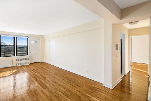 Apartment Colden Street  Queens, NY 11355, MLS-RD3071-2